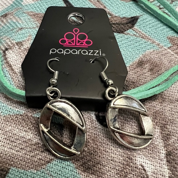 Paparazzi Silver and Blue Necklace - Picture 3 of 3